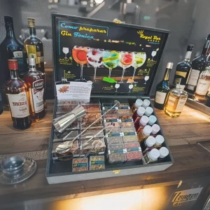 Kit gin tonica Royal Black – Especiarias para gin, xaropes e acessórios