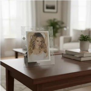 Porta Retrato 15×21 de Vidro “Mamãe” – Elegância e Carinho em Cada Detalhe